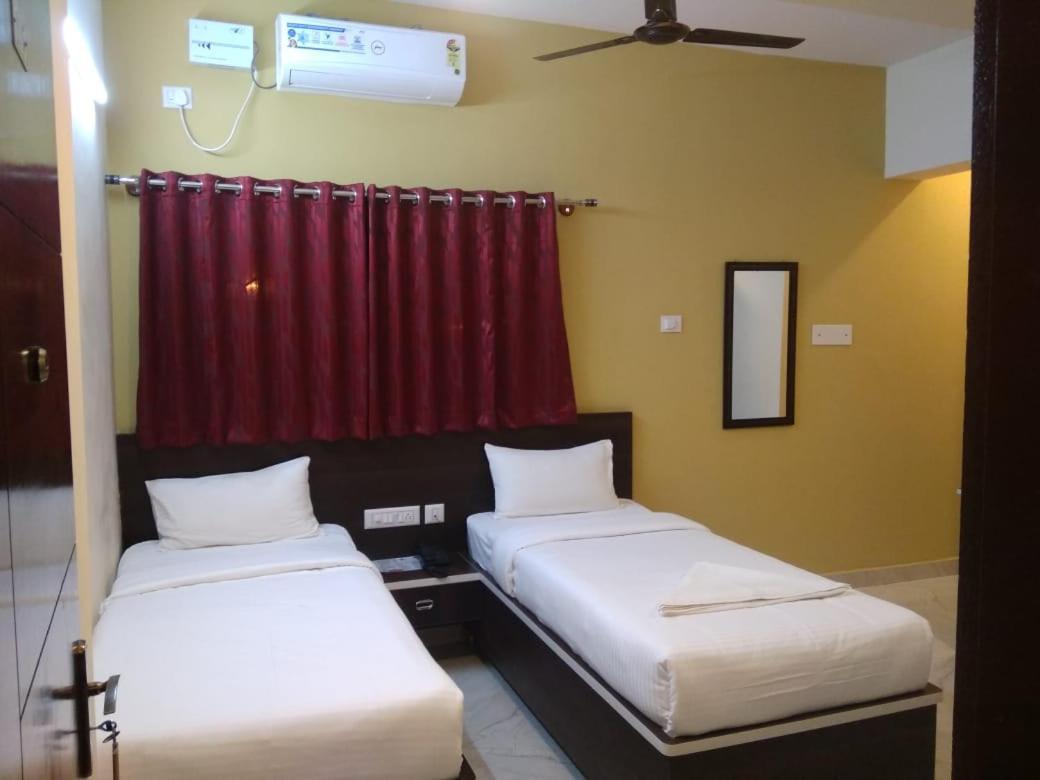 Hotel Mk Grande à Bangalore Extérieur photo